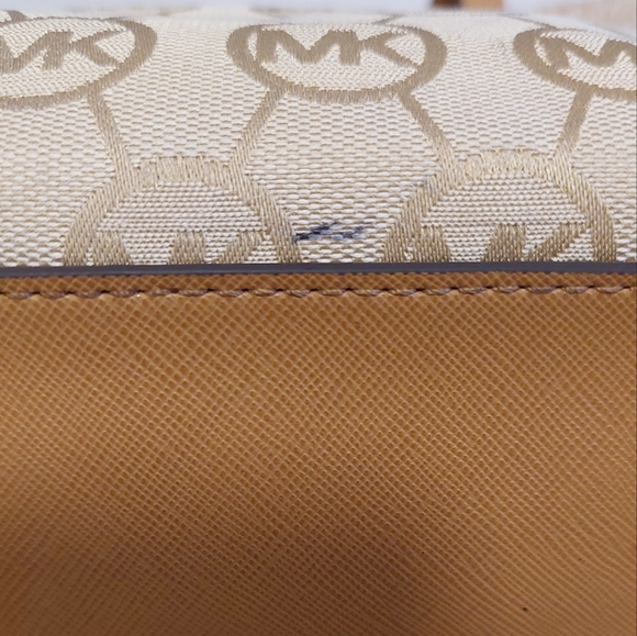 MICHAEL KORS Kempton Signature Circle Monogram Fabric and Leather Tote Bag - Picture 5 of 14